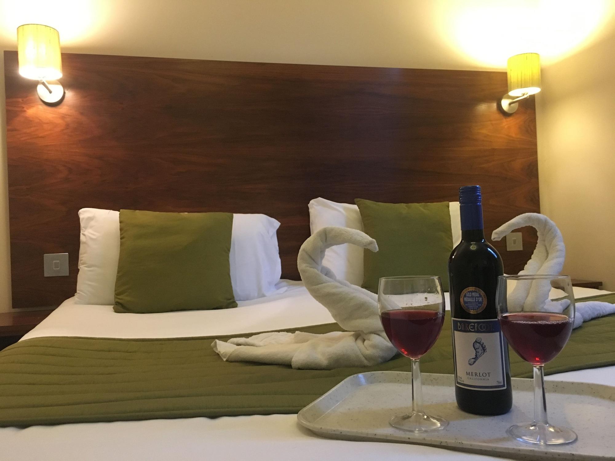Stockwood Hotel - Luton Airport Екстериор снимка