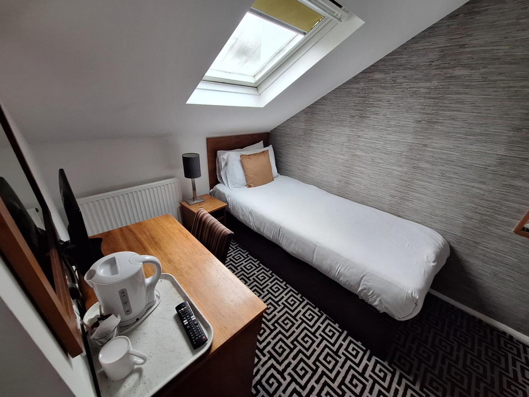 Stockwood Hotel - Luton Airport Екстериор снимка