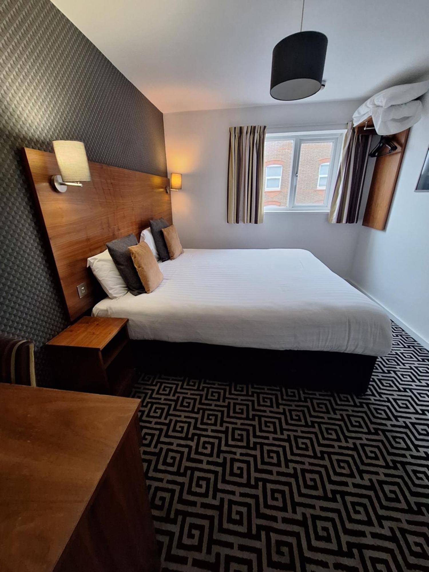 Stockwood Hotel - Luton Airport Екстериор снимка