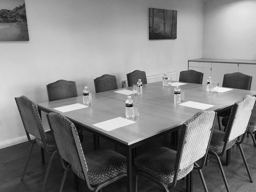 Stockwood Hotel - Luton Airport Екстериор снимка